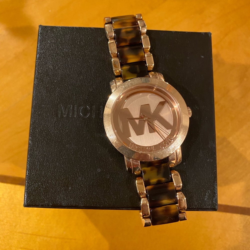 🎉”HP” Michael Kors tortoise watch. New